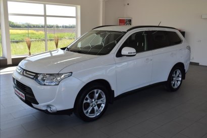 Mitsubishi Outlander 2,2 Di-D, INTENSE+,4WD,7-míst