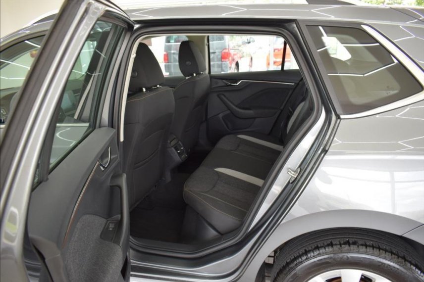 Škoda Kamiq galerie