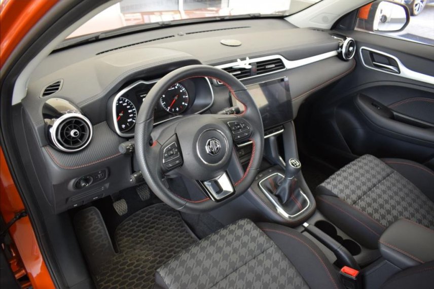 MG ZS galerie