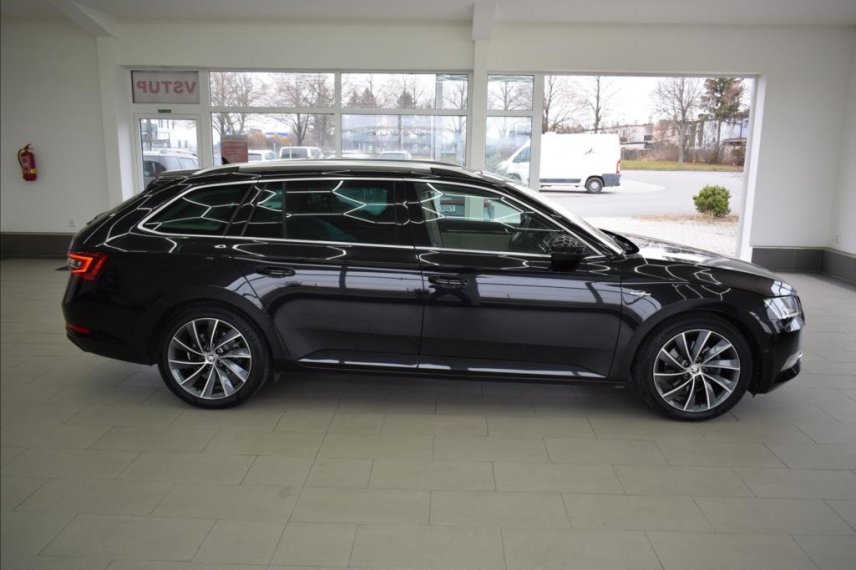 Škoda Superb galerie