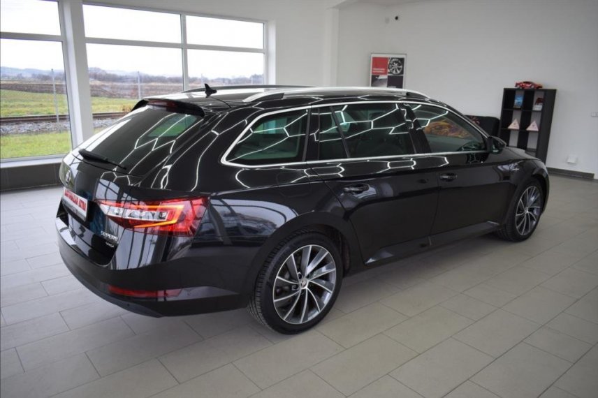 Škoda Superb galerie