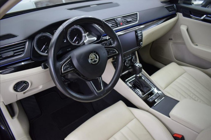 Škoda Superb galerie