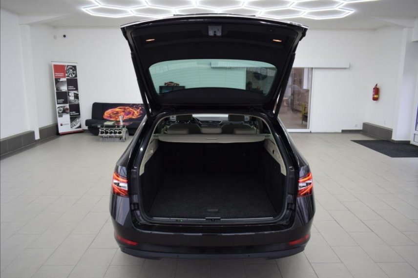Škoda Superb galerie