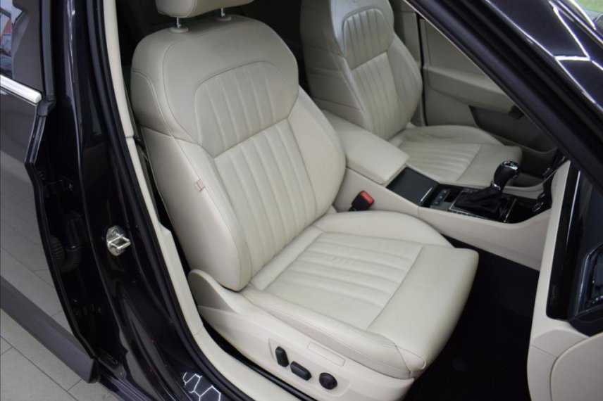 Škoda Superb galerie