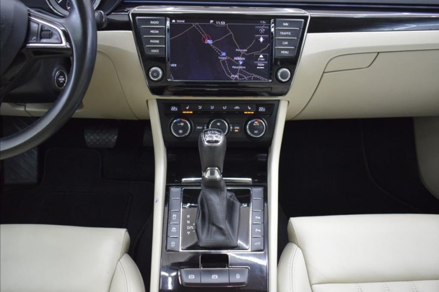 Škoda Superb galerie