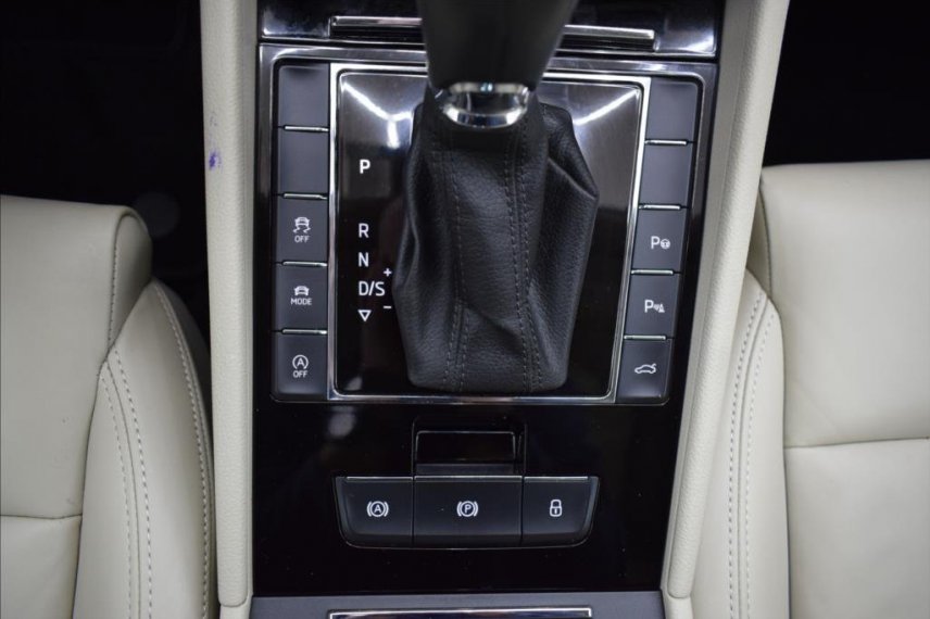 Škoda Superb galerie