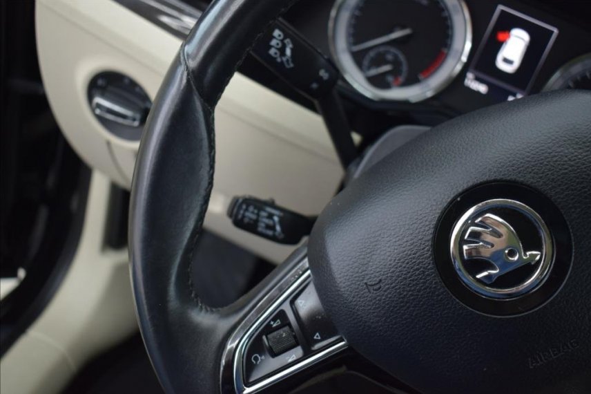 Škoda Superb galerie