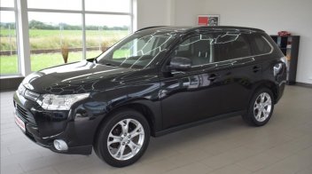 Mitsubishi Outlander 2,3 Di-D, 7-míst,4x4,kamera,TZ